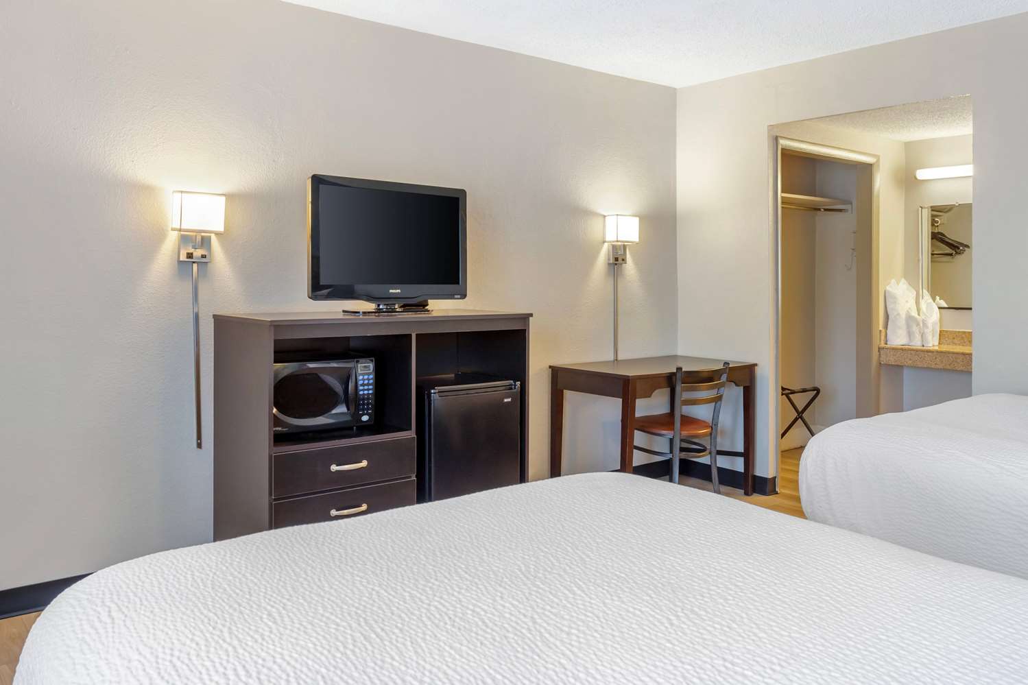 Days Inn by Wyndham Wrightstown 23/50