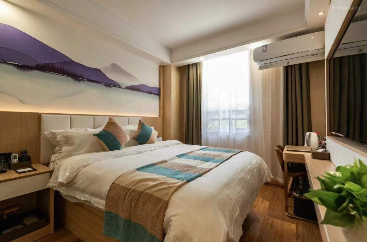 BUSINESS, DOUBLE BED