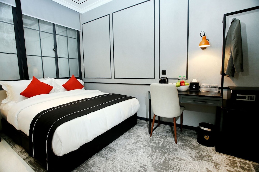 Stanton Hotel 22/50