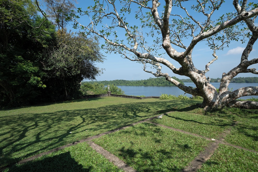 Lunuganga Estate 35/49