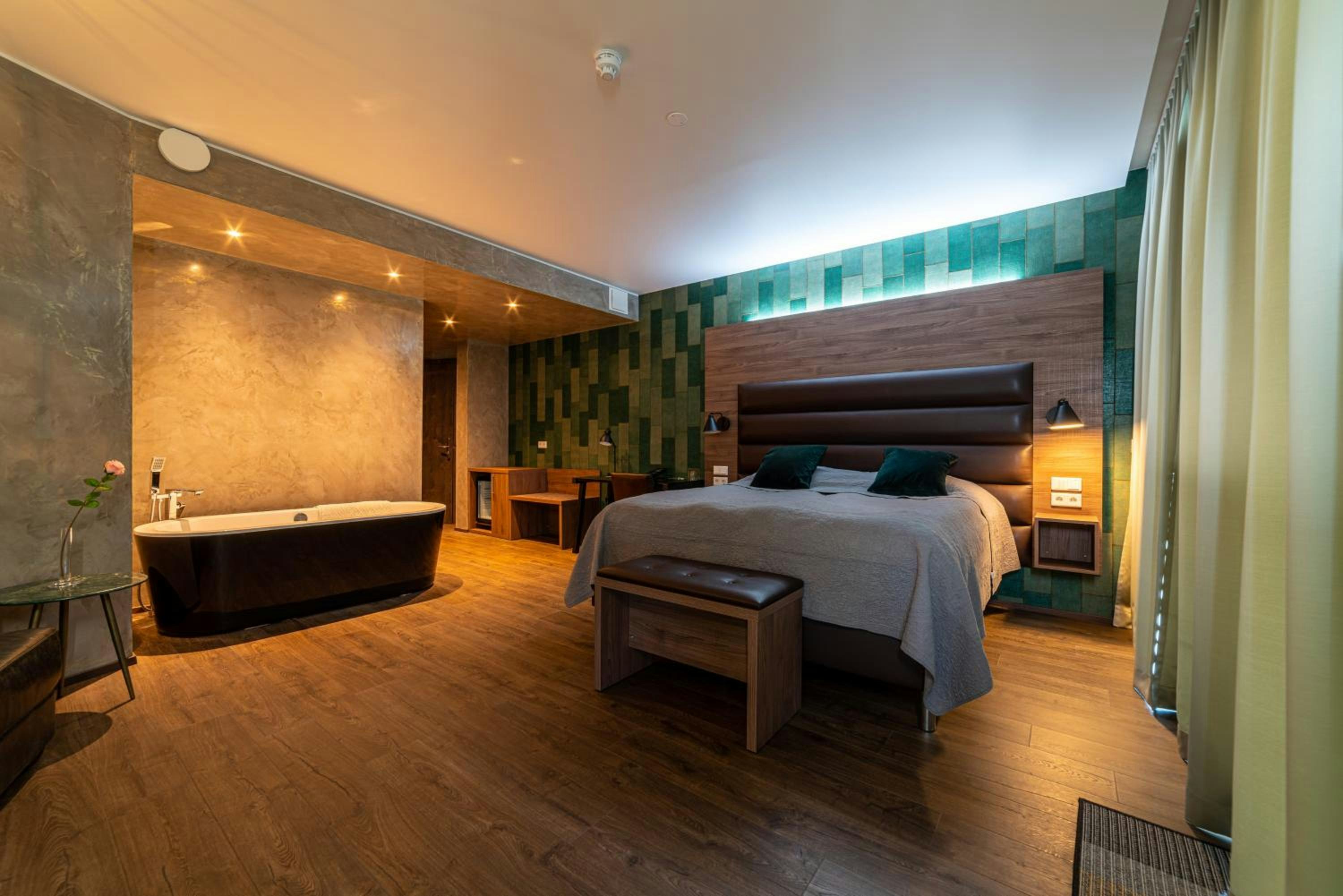 HOTEL KRIUNES 25/83