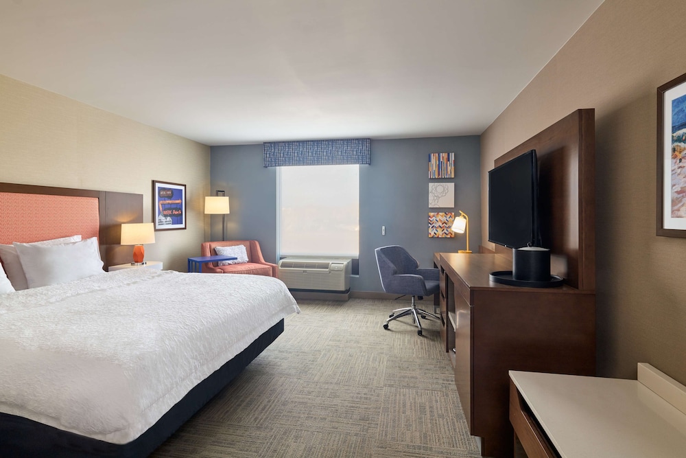 Hampton Inn and Suites Providence/Smithfield 13/40