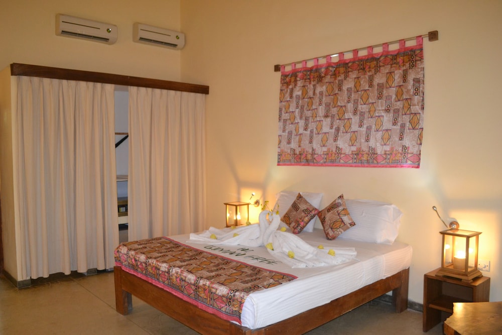 GIMAN FREE BEACH RESORT 27/67