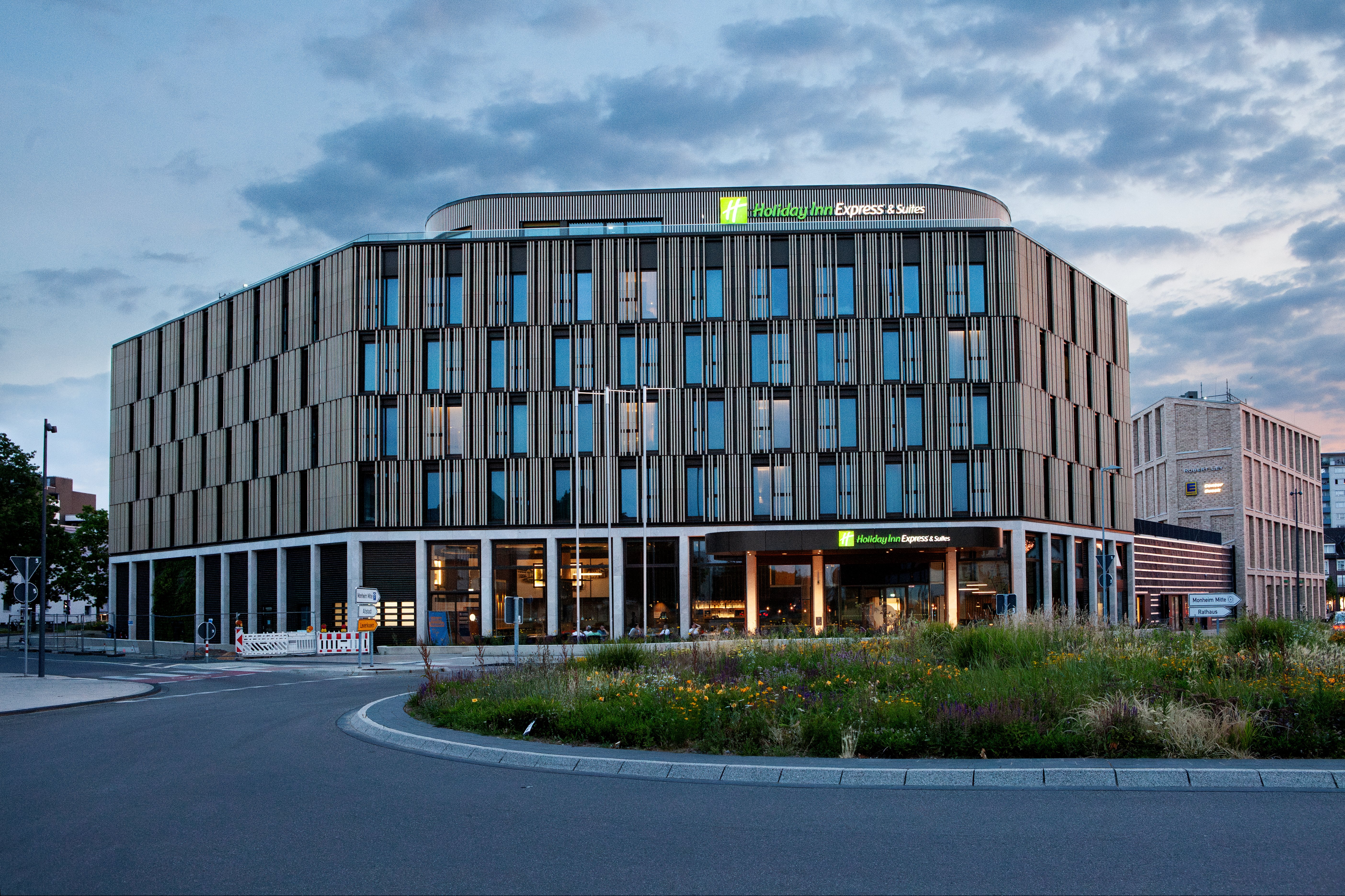 Holiday Inn Express & Suites Monheim am Rhein 1/28