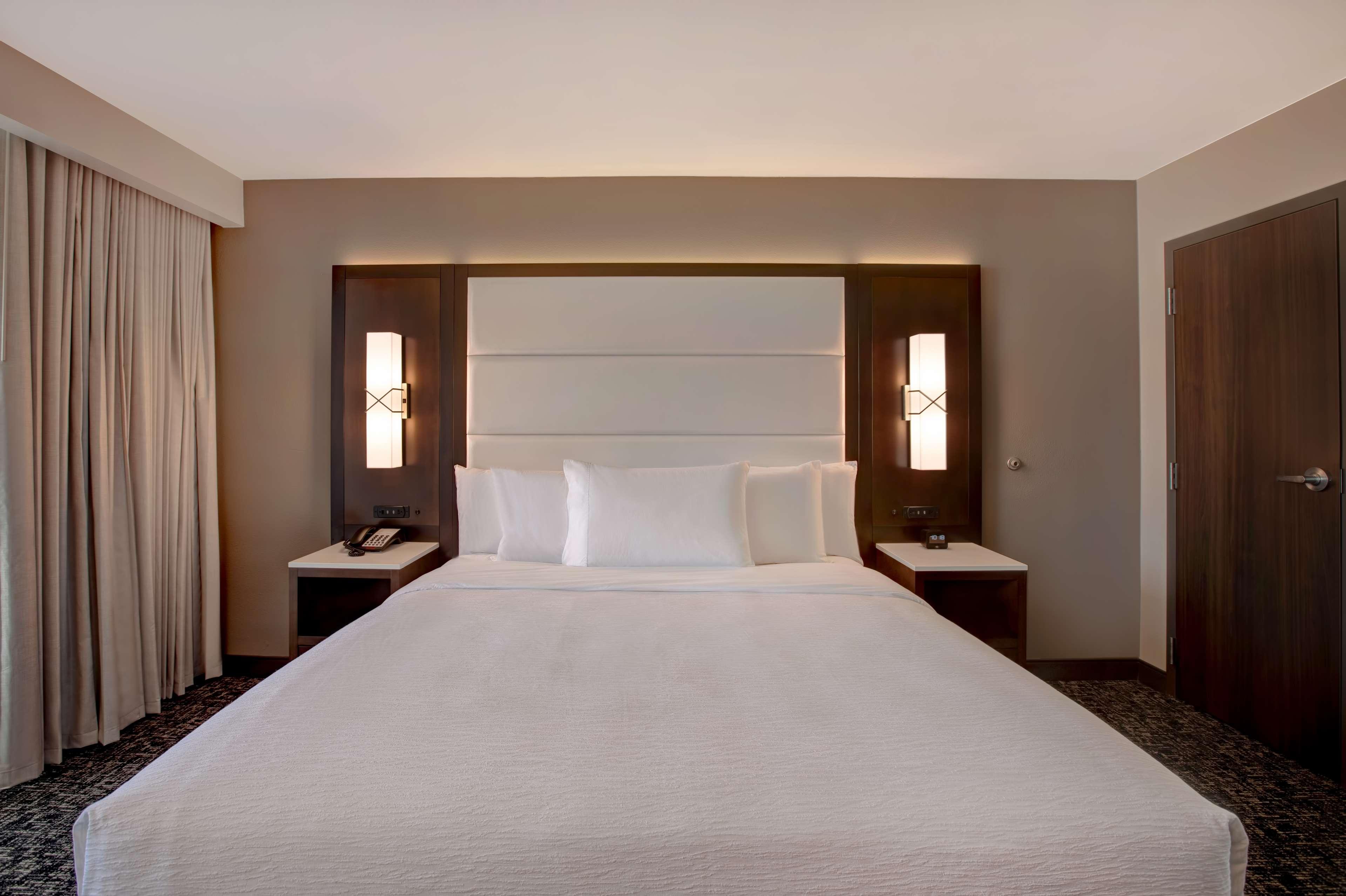 1 BEDROOM, SUITE, KING BED, ACCESSIBLE