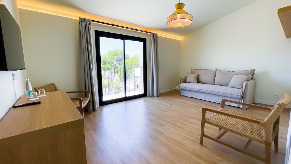 Hotel Santanyi Port 24/60