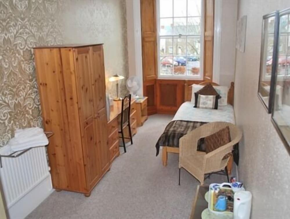 College Guest House 29/37