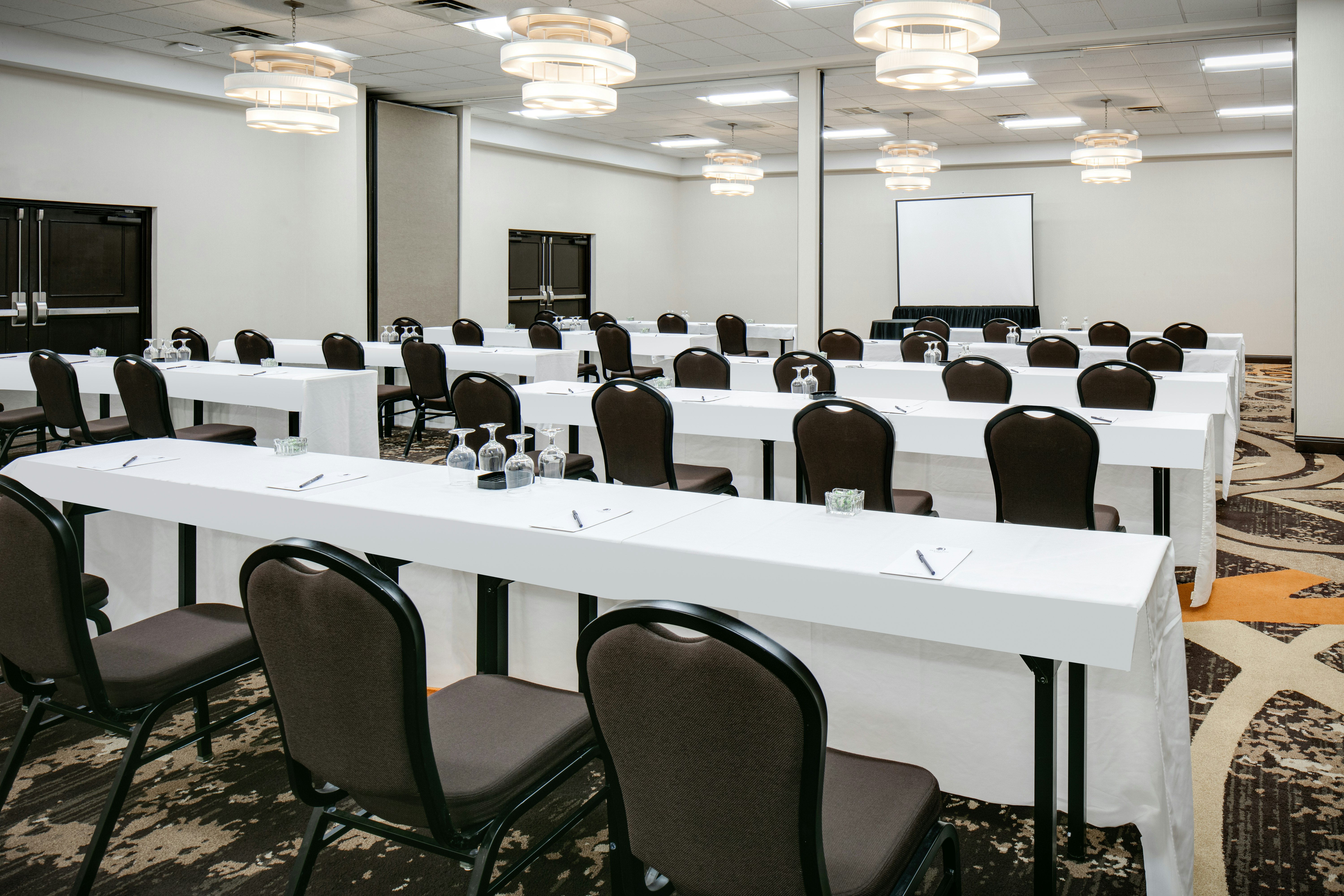 Doubletree By Hilton Dallas Market Center 14/17