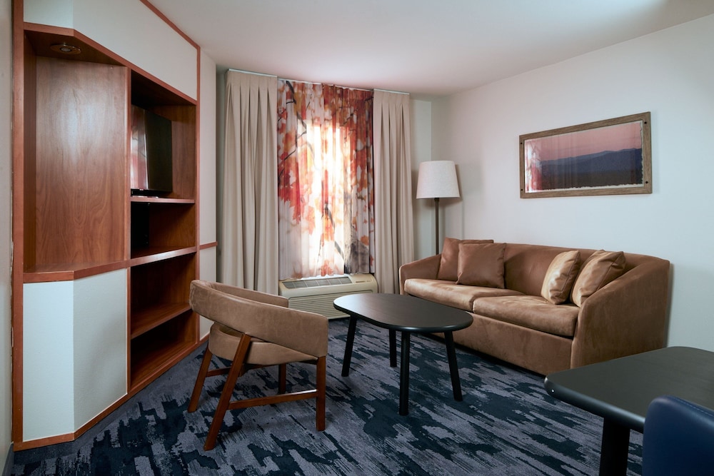 Fairfield Inn And Suites San Bernardino 36/47