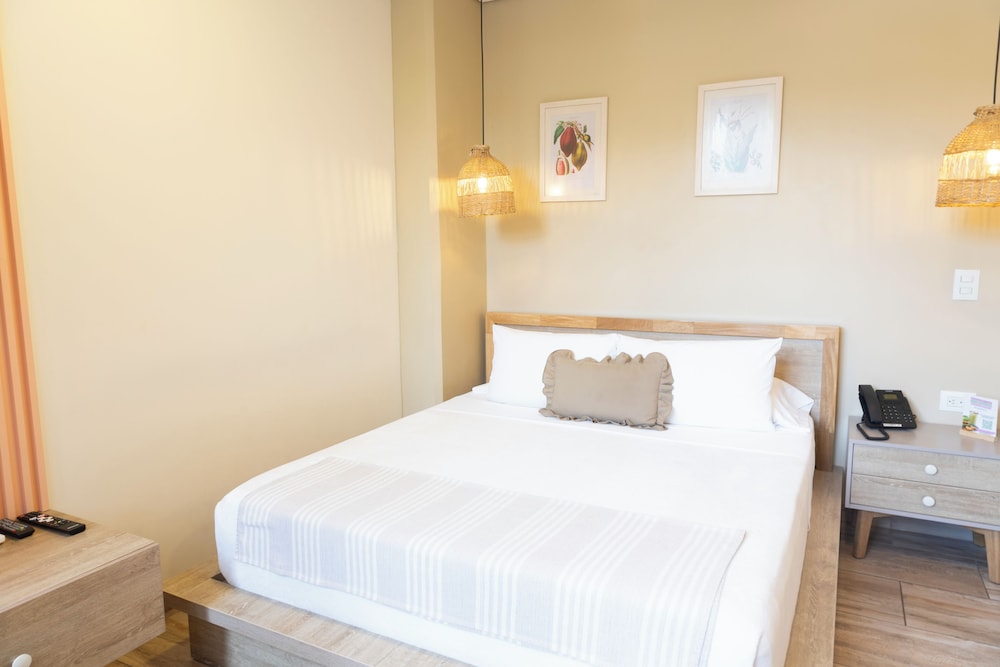 SUPERIOR, DOUBLE OR TWIN BED