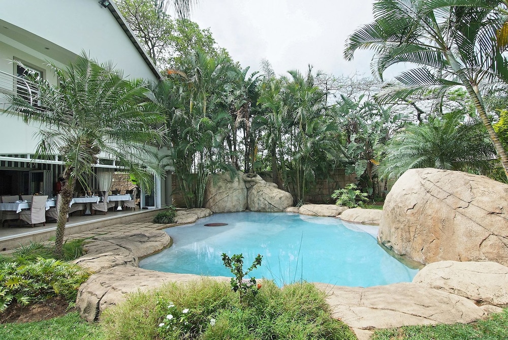 Ushaka Manor Guest House 26/37