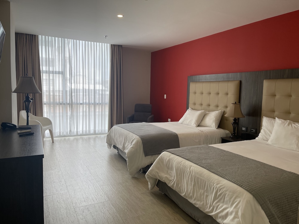 Ramada Cucuta 13/28