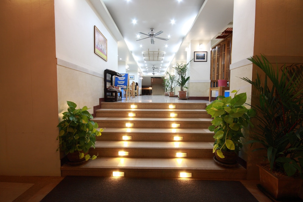 First Residence Hotel 11/48