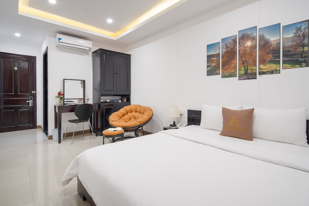 Phuong Dong Hotel & Apartment 11/35