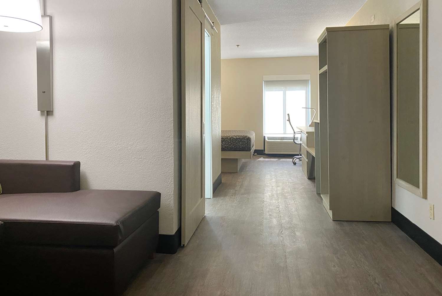 Days Inn & Suites by Wyndham Peachtree Corners/Norcross 15/22