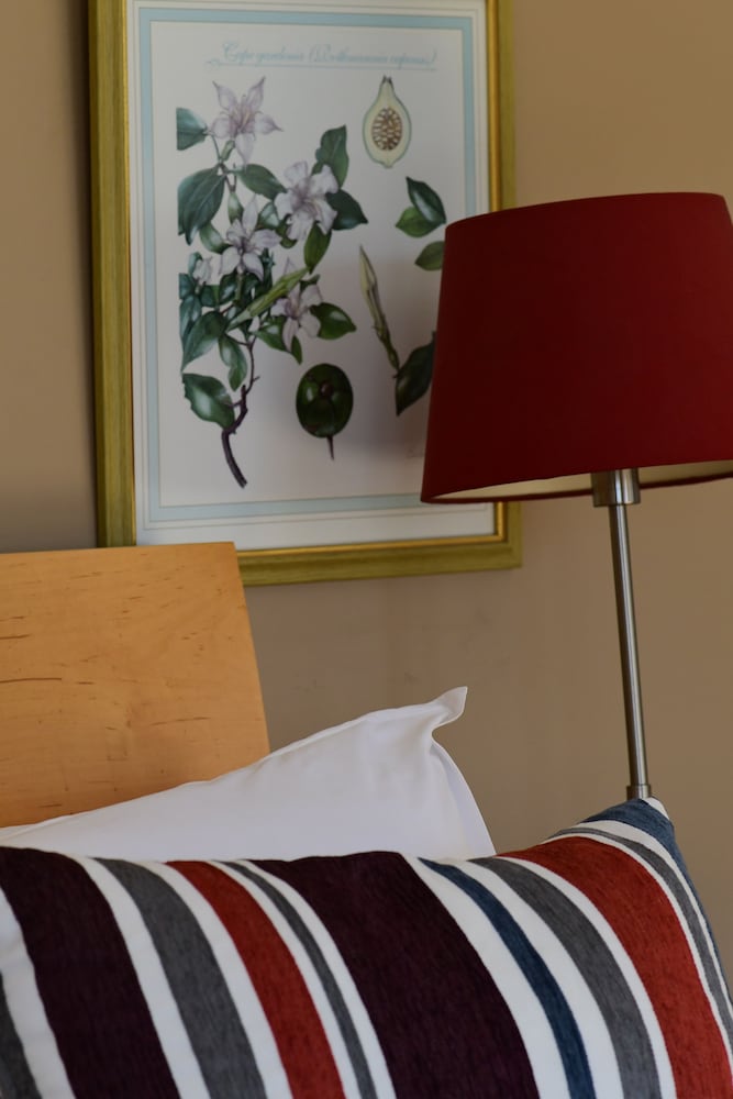 Highgrove Guesthouse 24/48