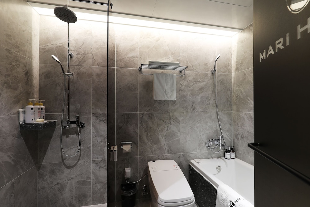 Mari Hotel 40/50