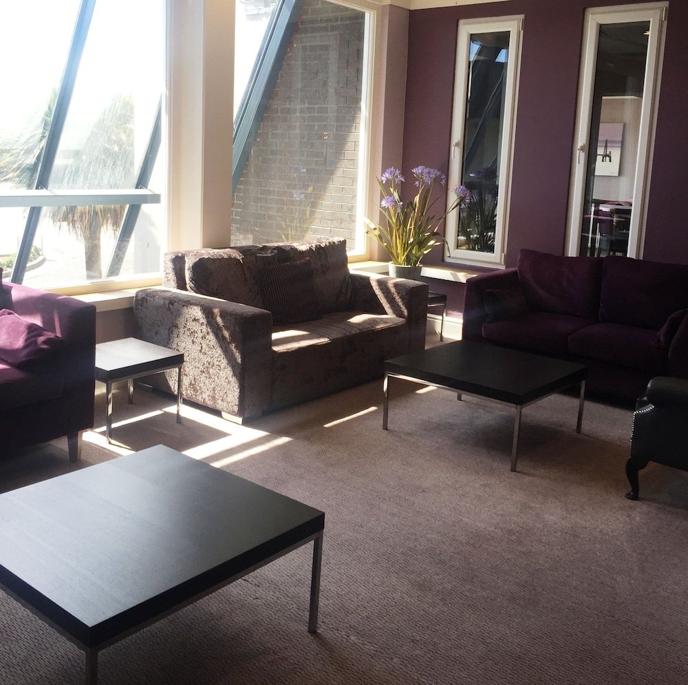 Dalmeny Resort Hotel 33/38