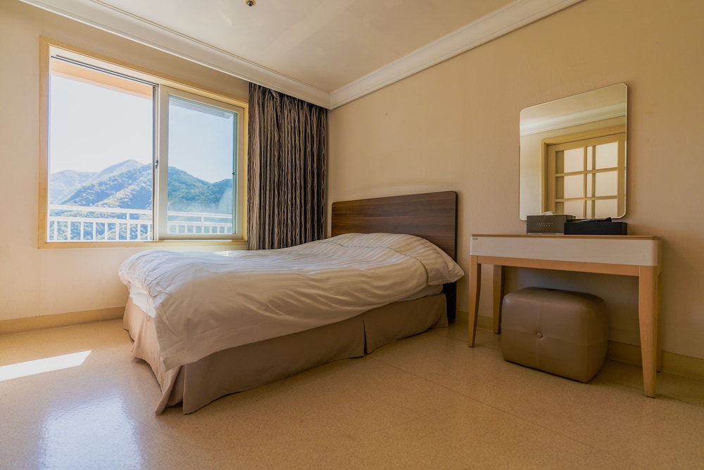 East, Ocean, Water, Suite, Double Bed, Lake or Lake View