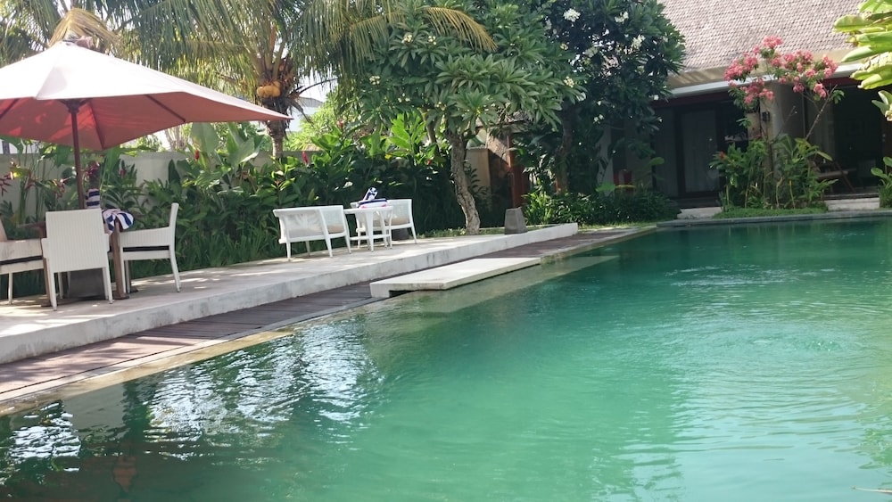 Ayom Suite 36/44
