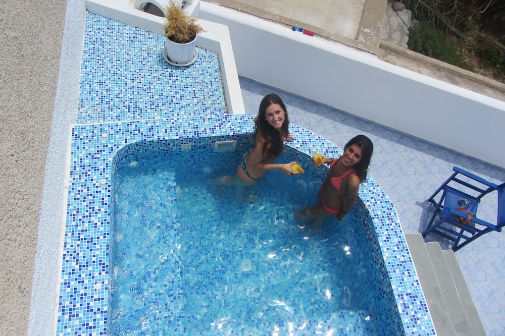 Roula Villa 27/50