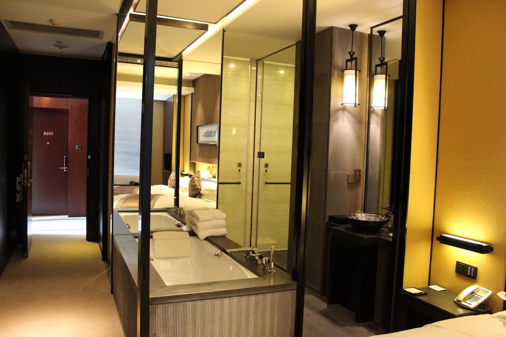 Gloria Plaza Hotel Dongsheng 41/42