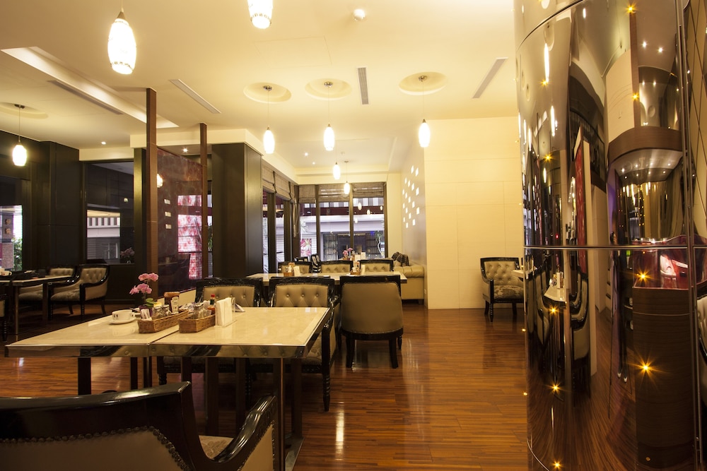 Erin Hotel 32/38