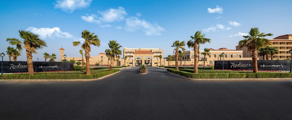 فندق راديسون مطار الرياض(Radisson Riyadh Airport) 59/64