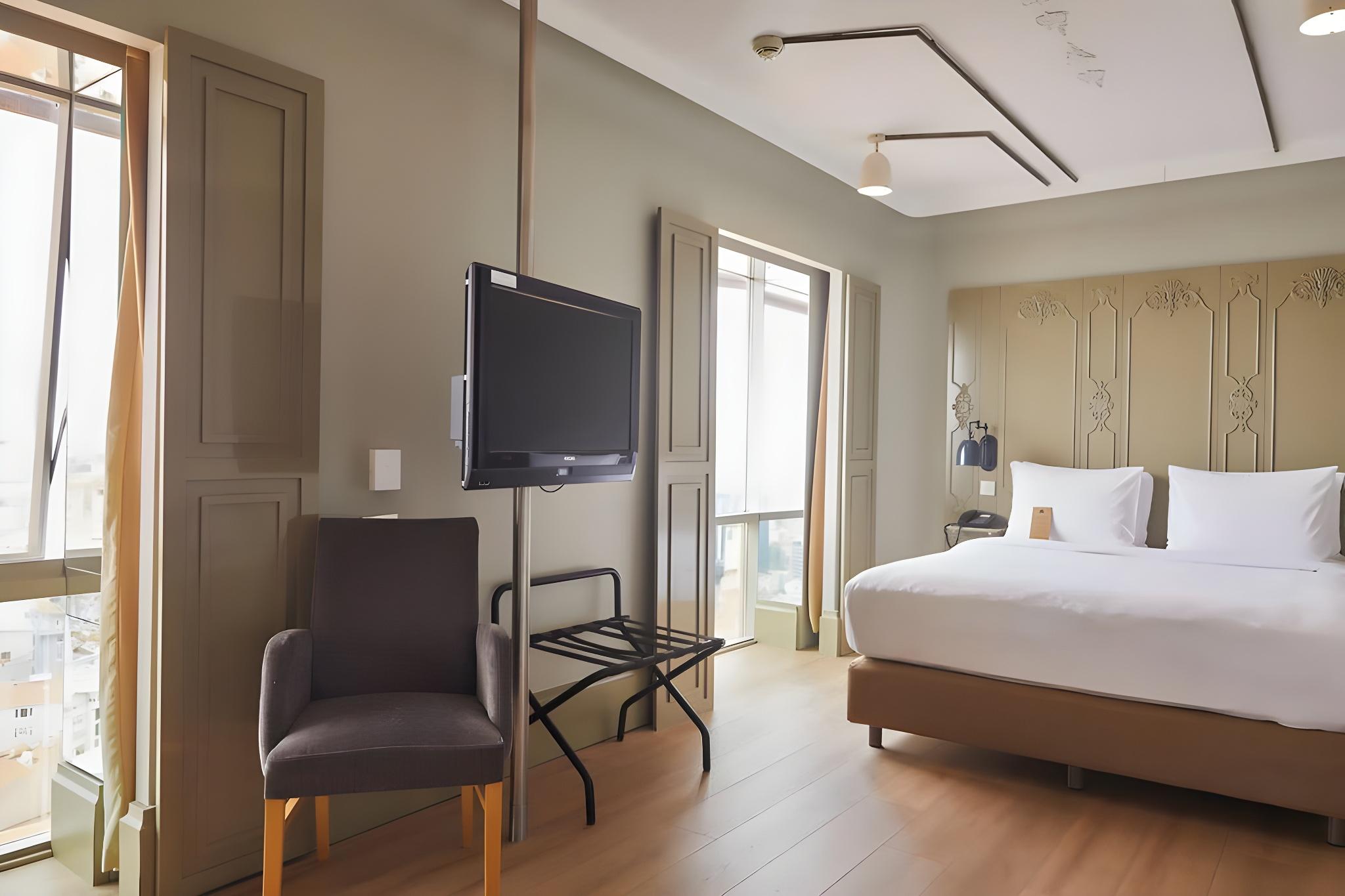 Deluxe, Triple, Double Bed, City View