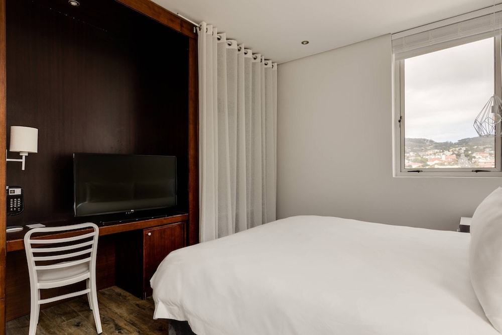 Protea Hotel Fire & Ice by Marriott Cape Town 16/34
