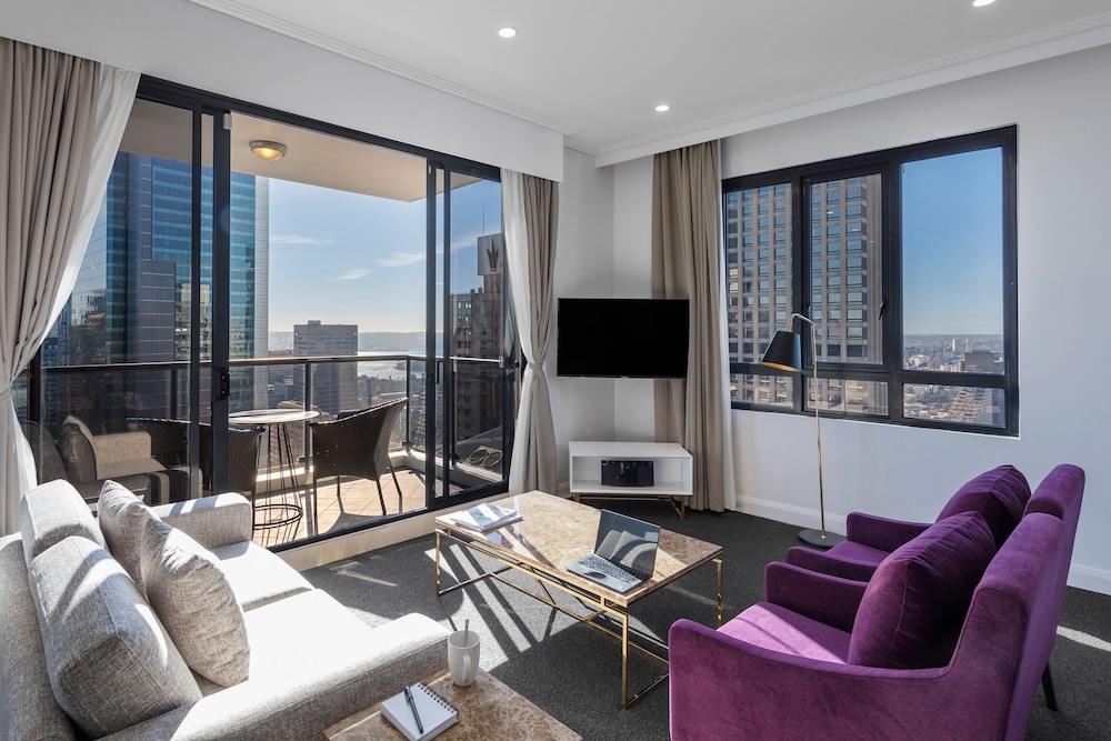 Meriton Suites Pitt Street 35/65