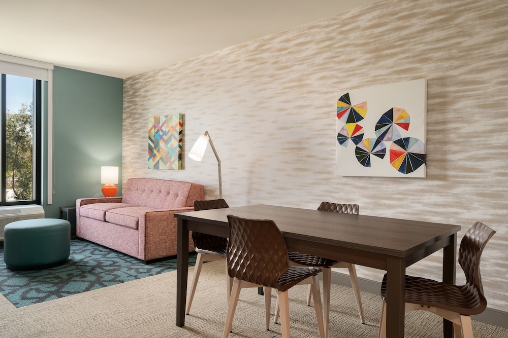 Home2 Suites by Hilton Woodland Hills Los Angeles 29/48
