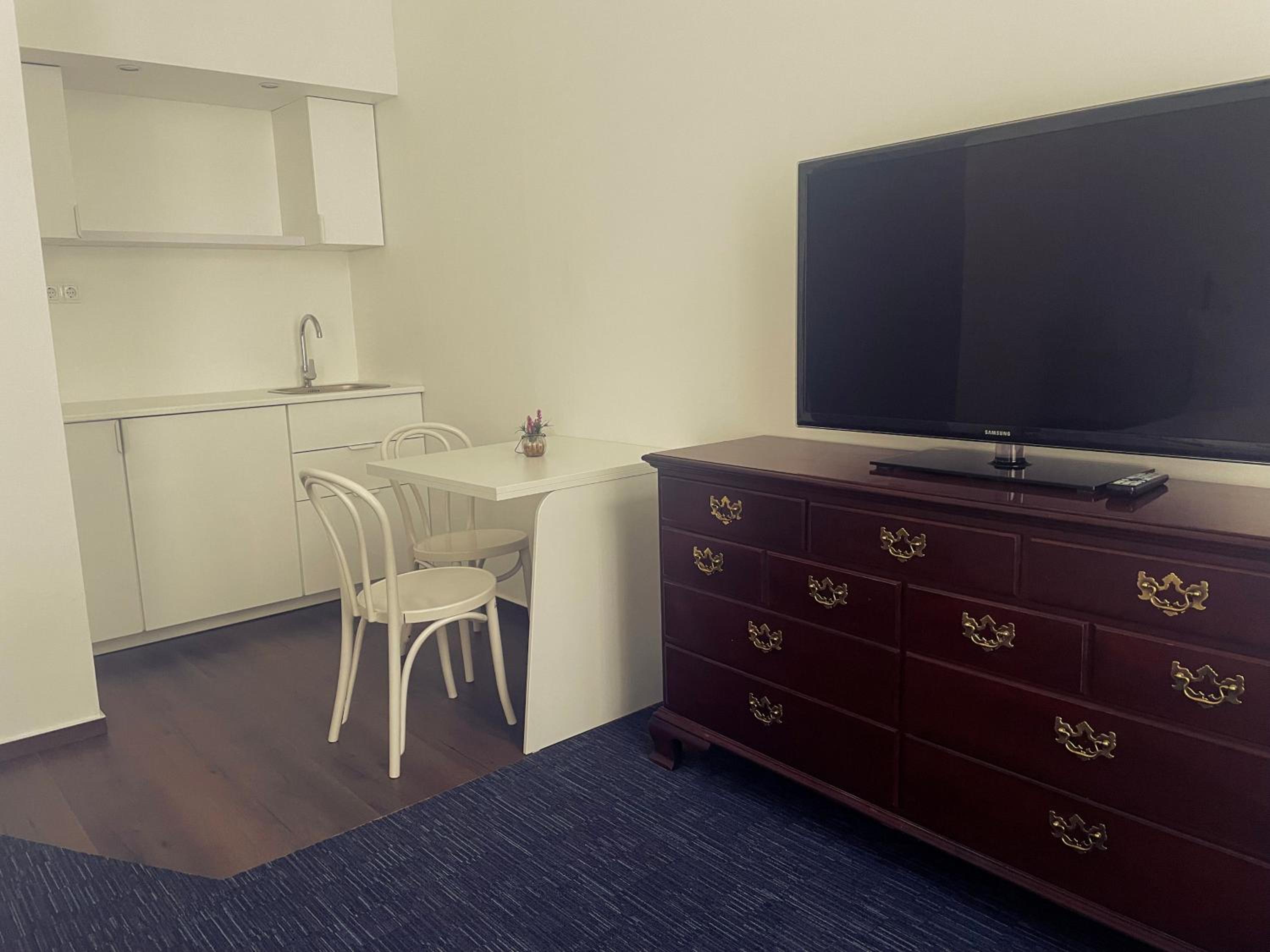 OPERA16 Guestrooms 13/37
