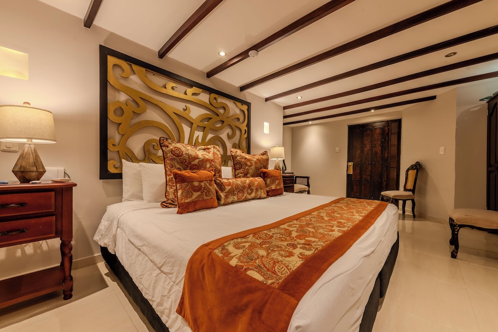 Hotel Dorado Plaza Calle del Arsenal 11/44