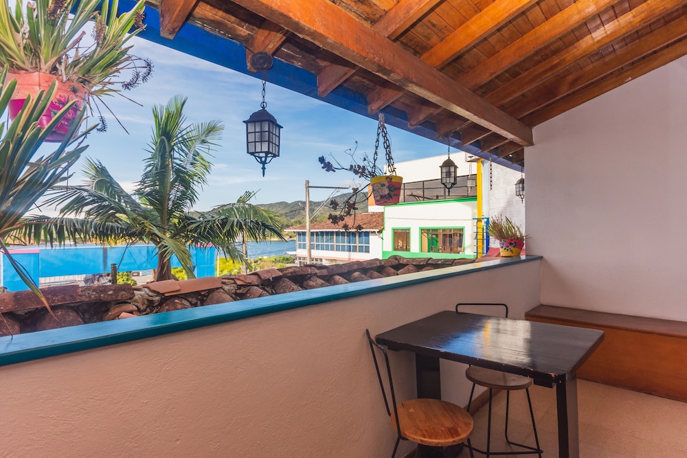 Hotel Guatatur 37/50