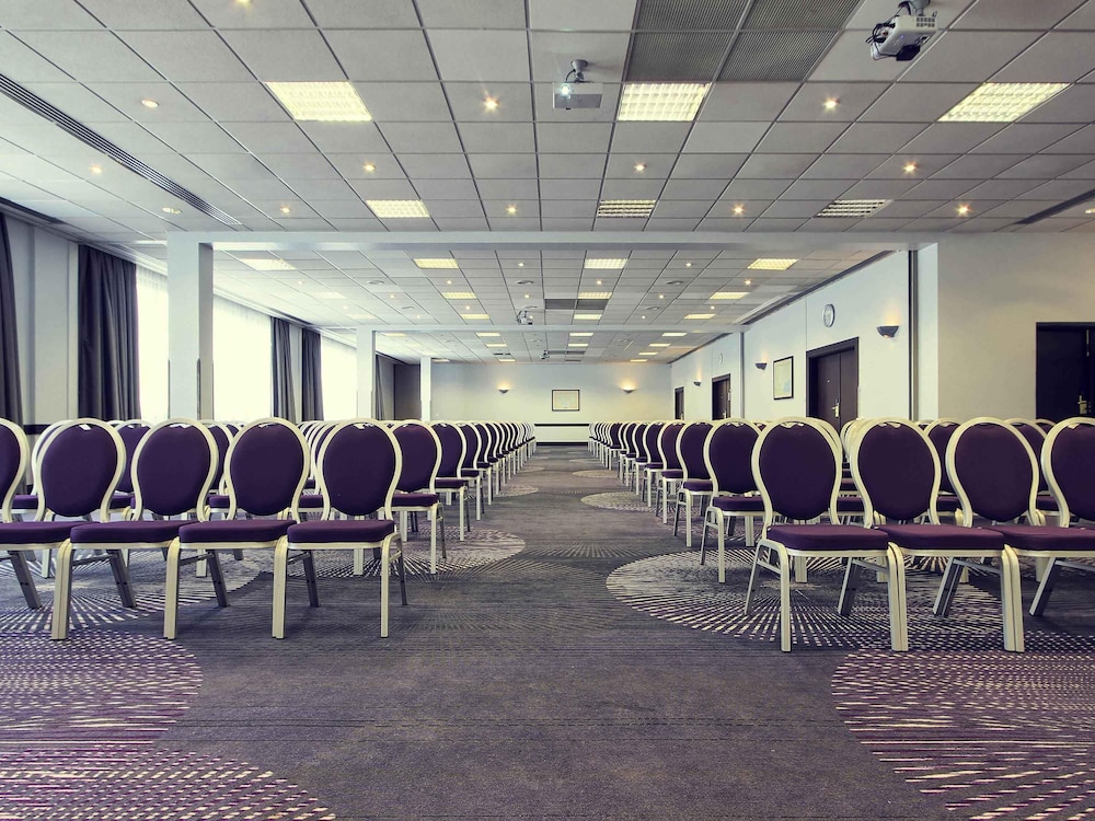 Mercure Paris Velizy 68/74