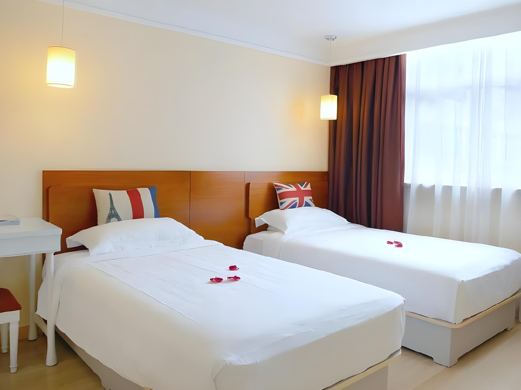 Standard, Twin Beds