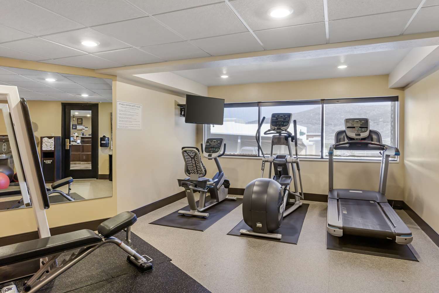 Best Western Plus Landmark Inn 18/38