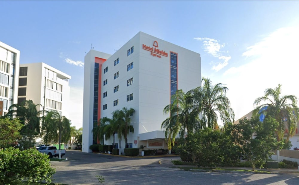 Mision Express Merida Altabrisa 42/45