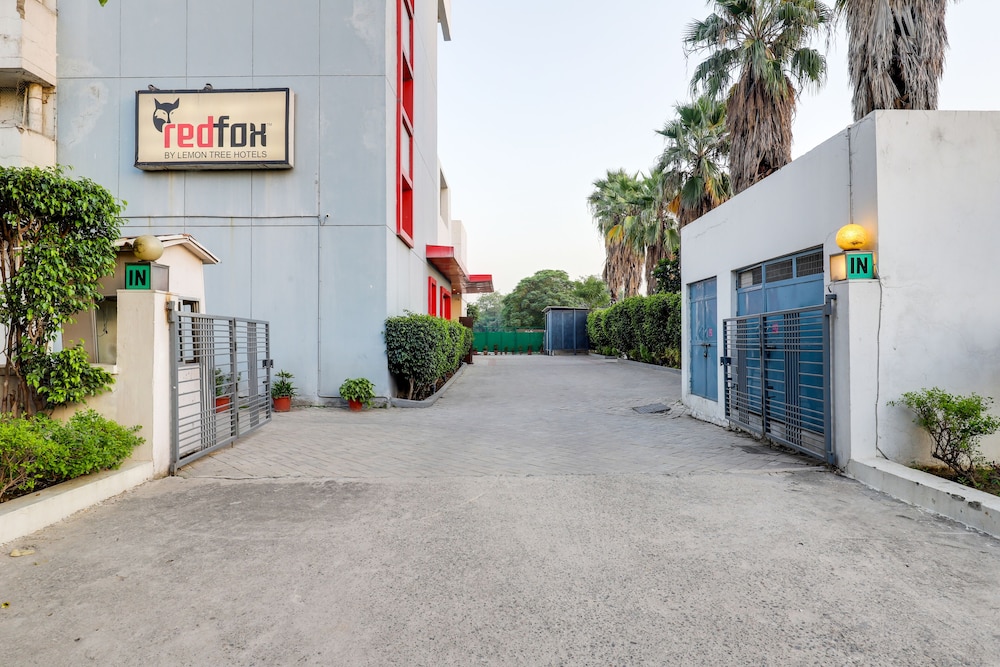 Red Fox Hotel East Delhi 50/59