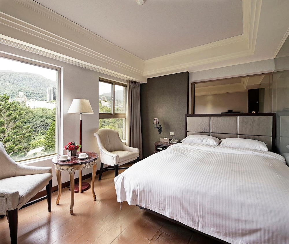 JBG Hot Spring Resort Hotel 8/64