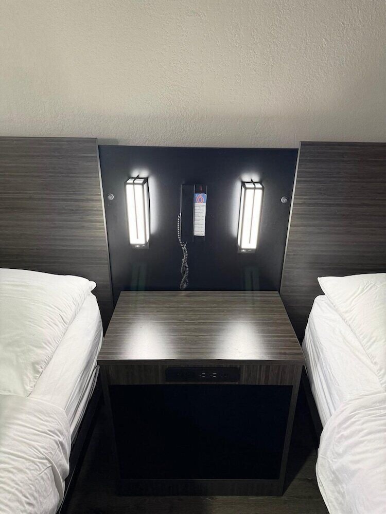 Motel6 Enfield, CT - Hartford 28/57