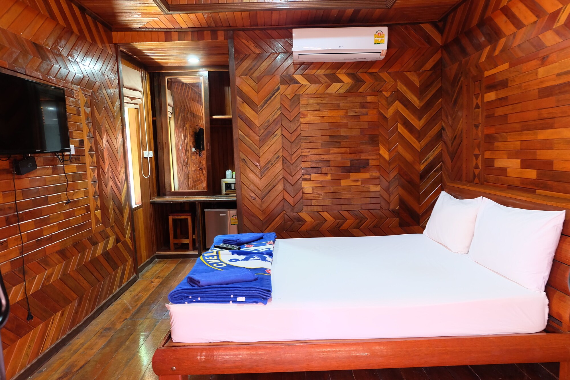 DELUXE, BUNGALOW, DOUBLE BED
