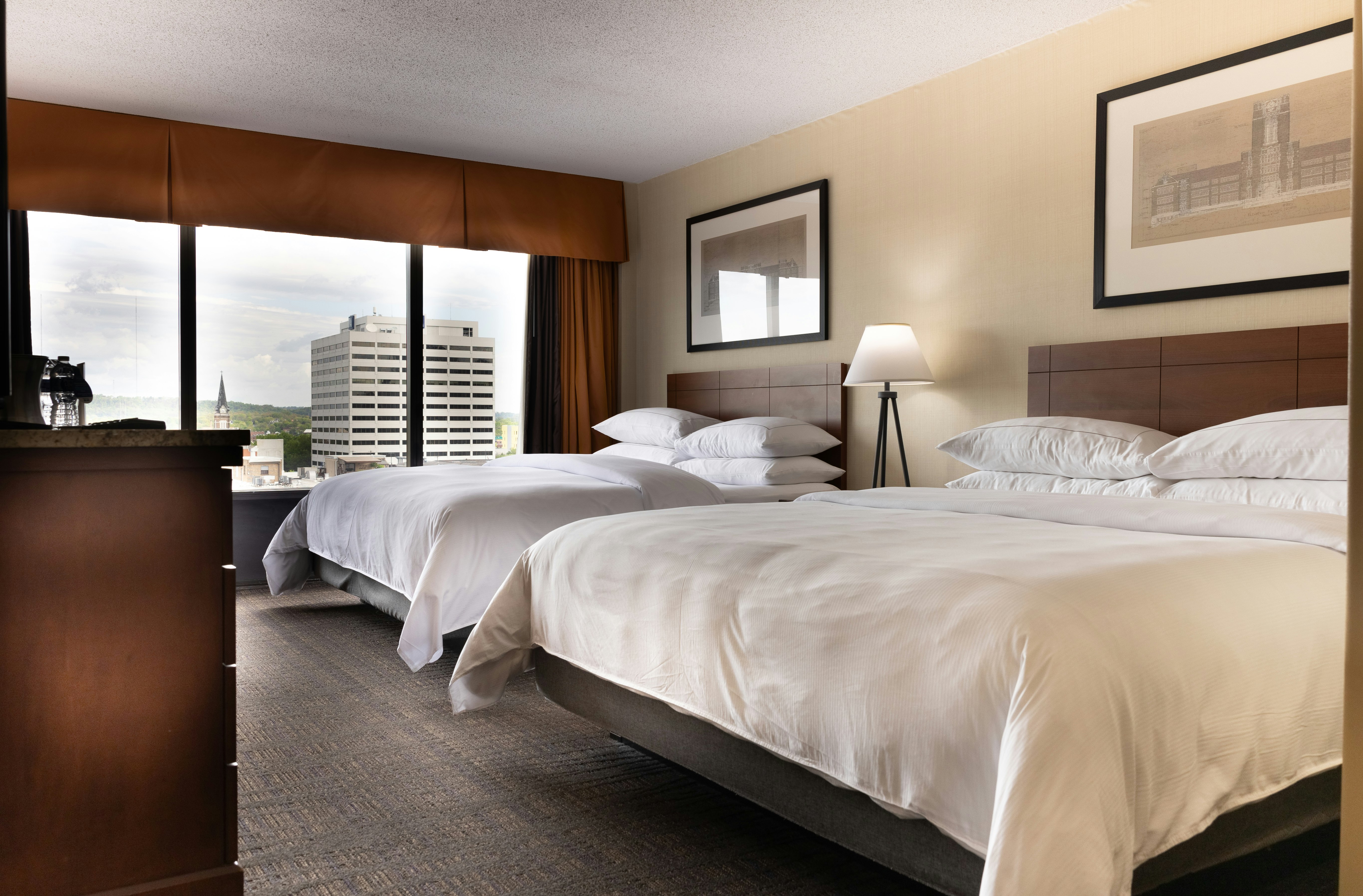 ROOM, 2 KING BEDS