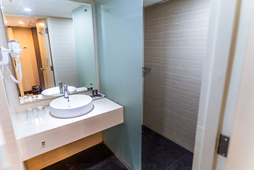 HORISON BANDUNG HOTEL 47/50