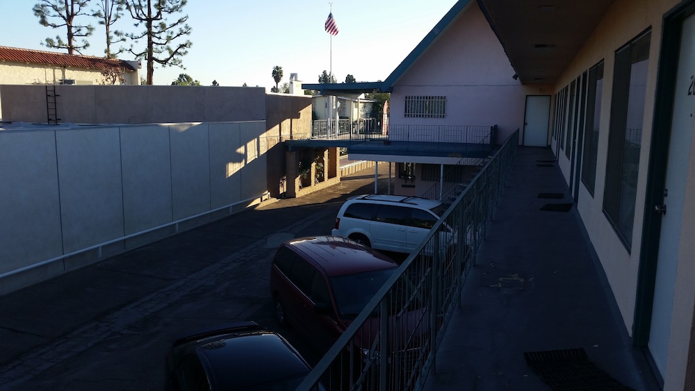 Kona Inn Motel Anaheim 36/42