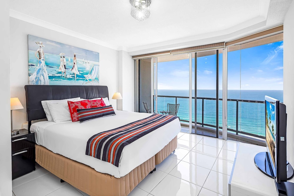 3 Bedrooms, Sub Penthouse, Apartment, King and Queen and Twin Beds, Ocean and River View, 2 Bathrooms