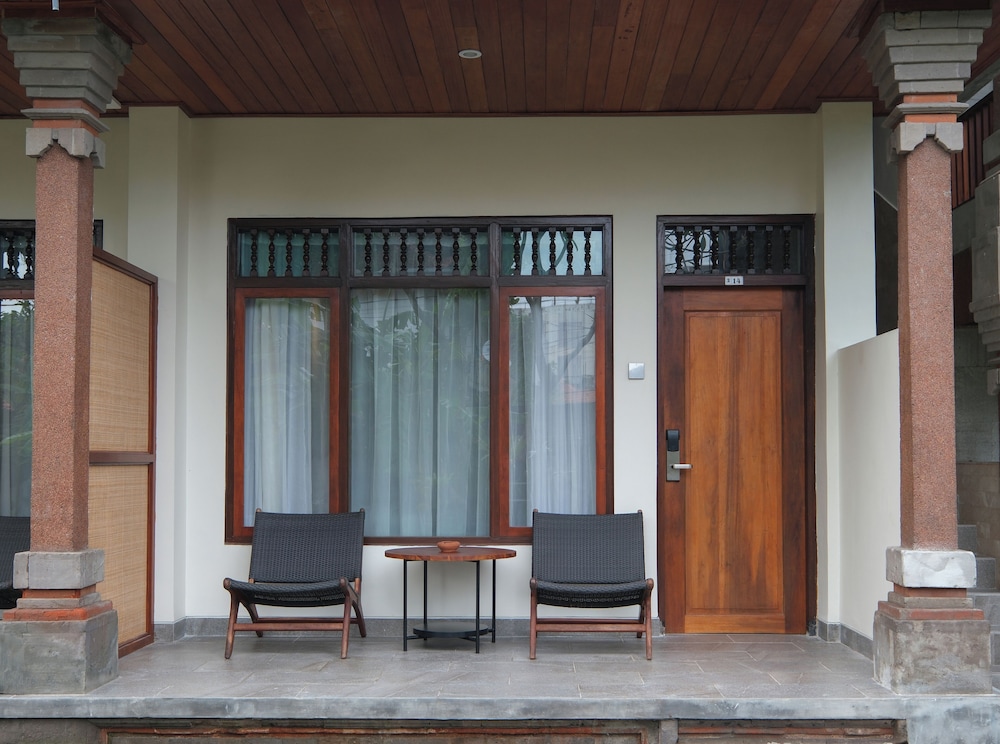 MATAHARI BUNGALOW 2/66