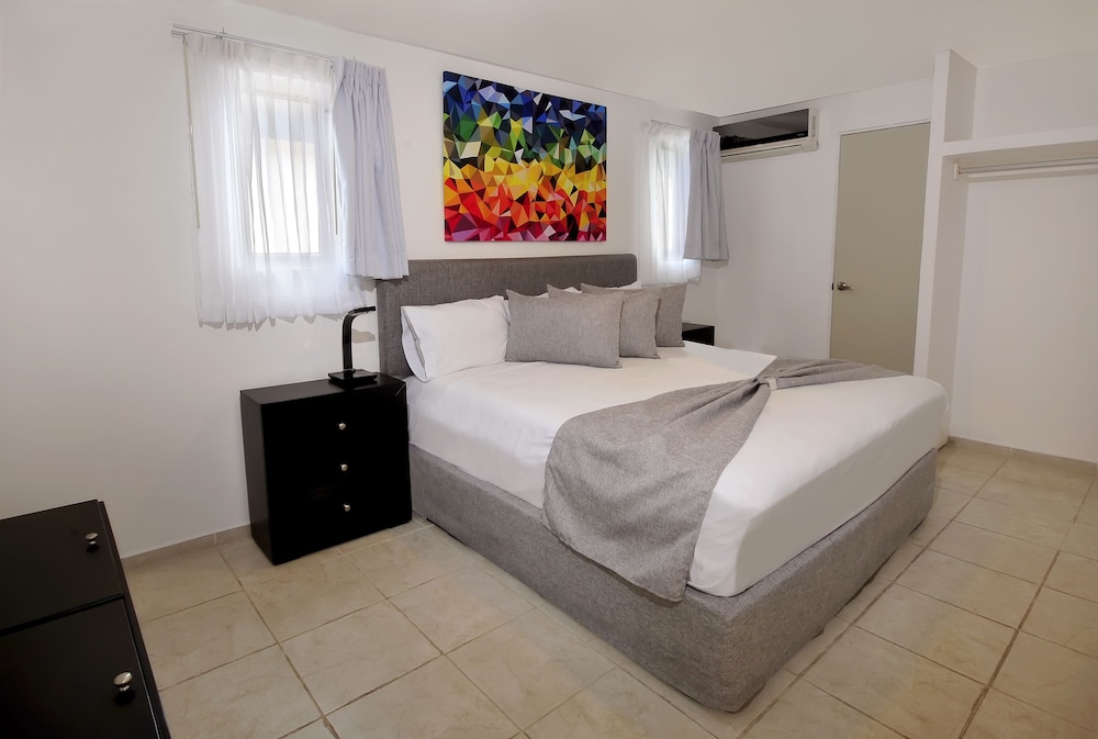2 ROOMS, MASTER, SUITE