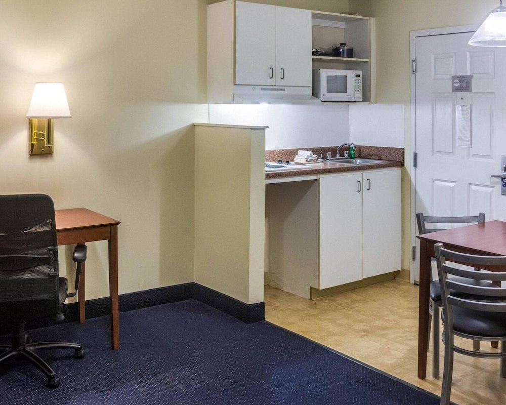 Studio 6 Extended Stay - Hampton, VA - Langley AFB Area 21/35